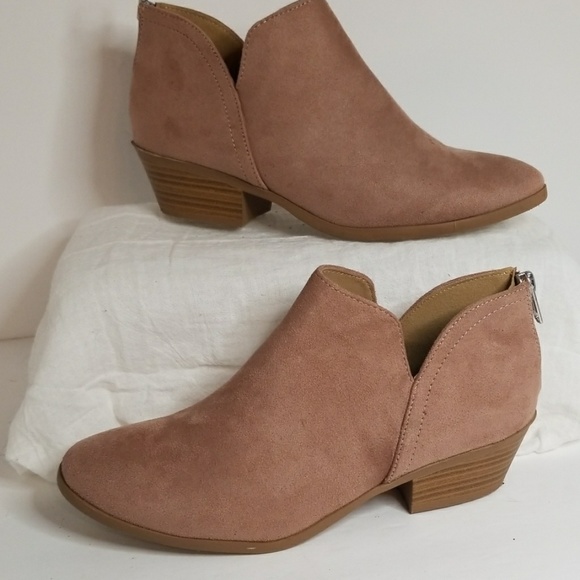 Soda Shoes - Soda ankle booties size 8